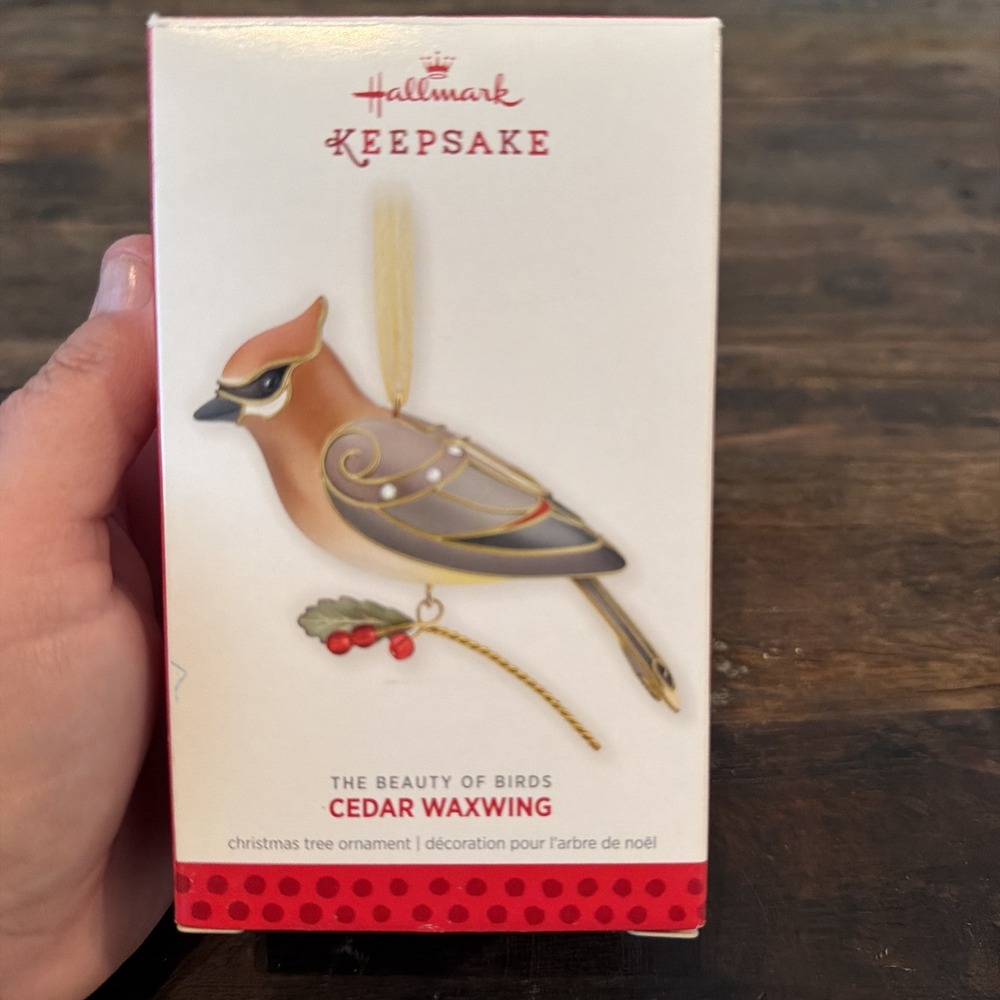 Hallmark Keepsake The Beauty of Birds - Cedar Waxwing Ornament (QX9102)!